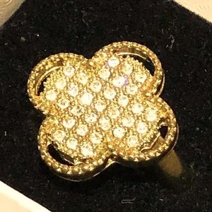 Gold slip on ring boutique jewelry NEW